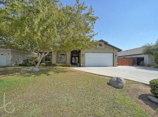 3907 Finish Line Dr, Bakersfield, CA 93306