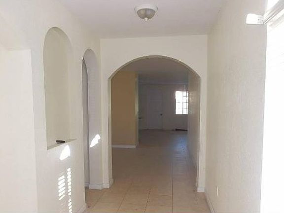 INTERIOR LIVING SPACE