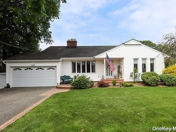 13 Huron Avenue, Massapequa, NY 11758