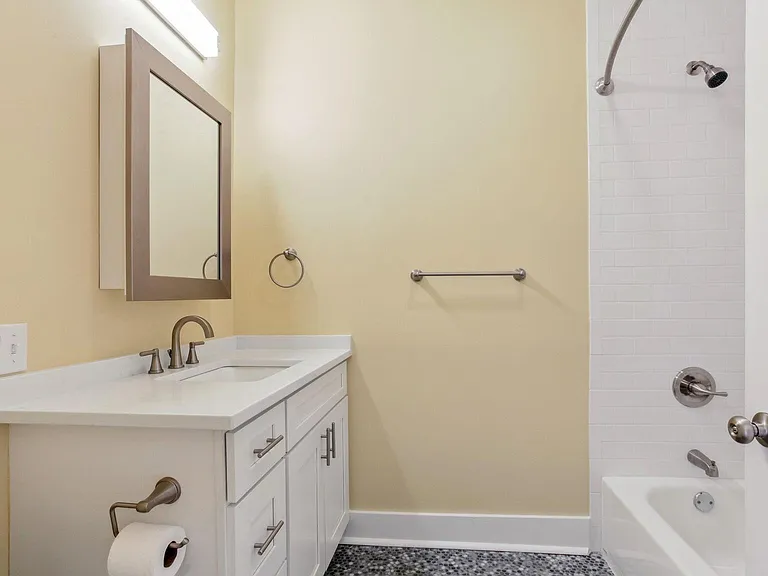 1426 Alvar St — Photo 10