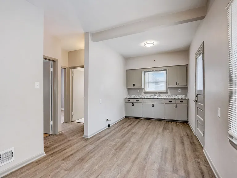 6805 6809 6811 6811a Lloyd Street 2013 #6815-W-2013A — Photo 5
