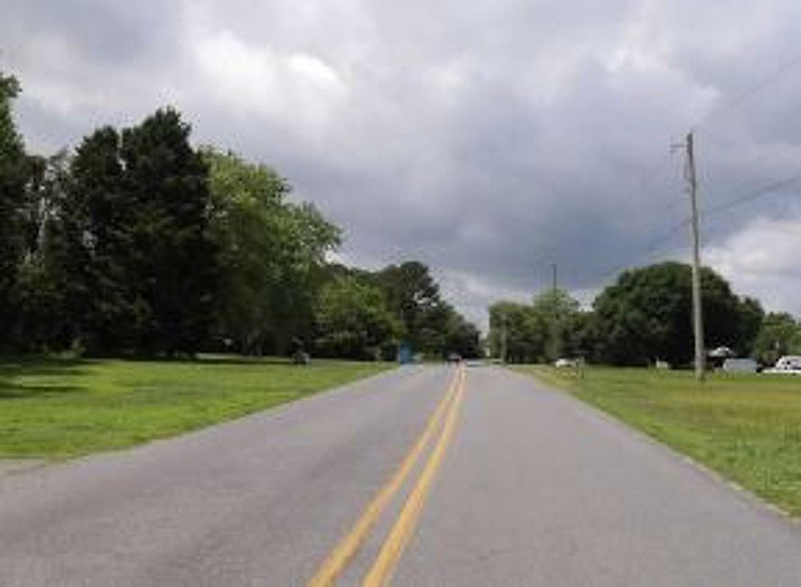 Exterior Neighborhood (street photo)