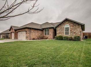 5659 S Winsor Dr, Battlefield, MO 65619