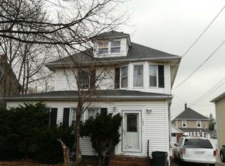 188 Lincoln Ave, Mineola, NY 11501