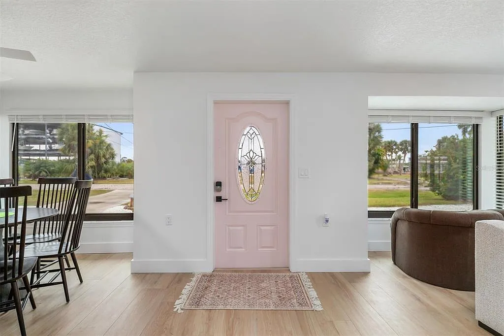 2 bed, 2.0 bath, 1325 sqft, $3,536 — Photo 3