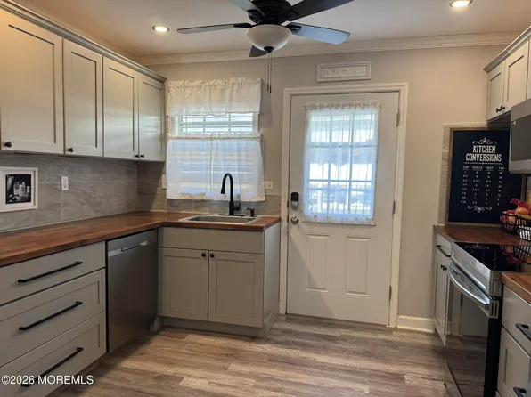 49C Cambridge Court #100c, Lakewood, NJ 08701