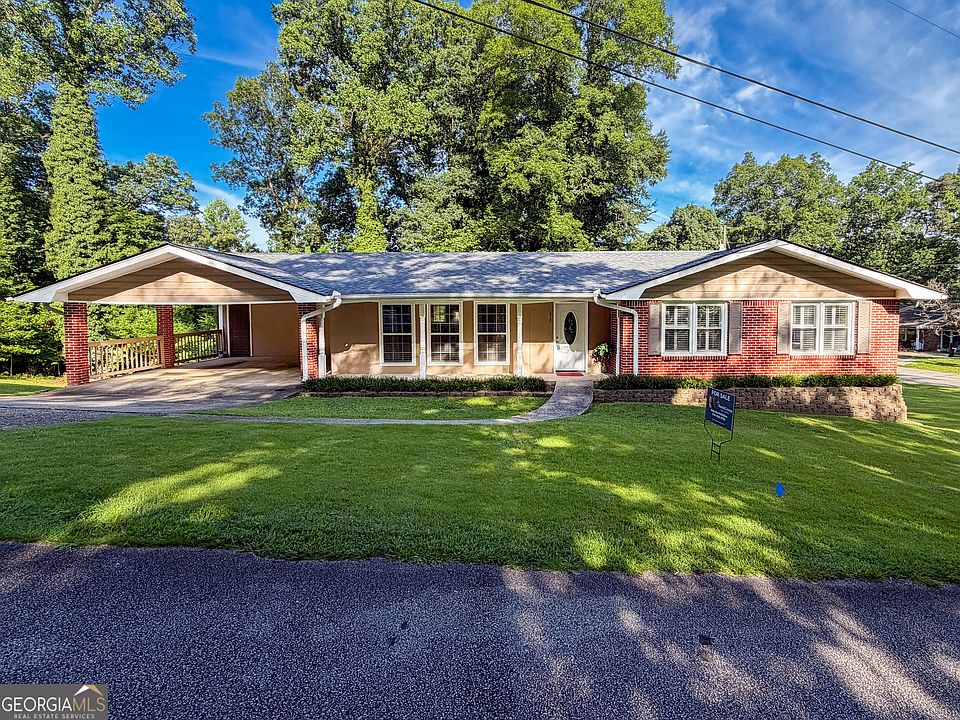 1st image of 210 Greenwood Ln