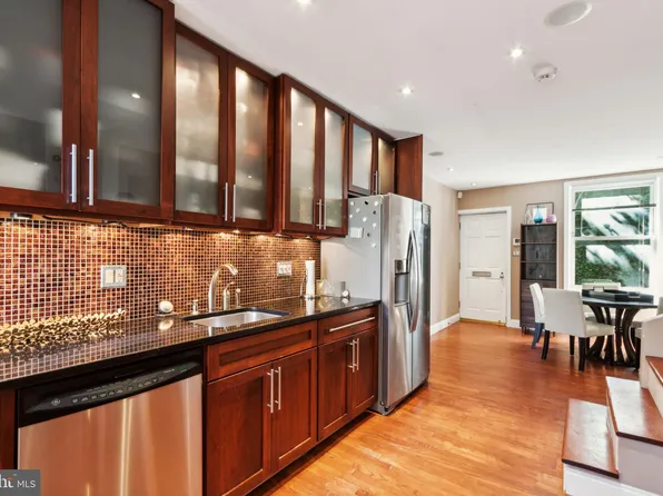 313 Kater St, Philadelphia, PA 19147