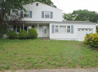 17 Belair Rd, Selden, NY 11784