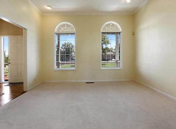 5th image of 24000 W 55th St