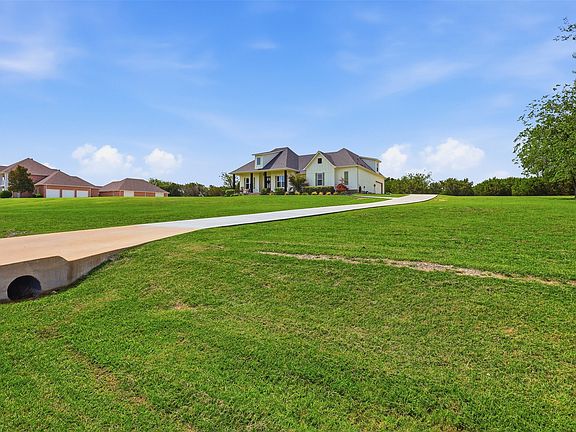 2nd image of 400 Stone Mountain Ct