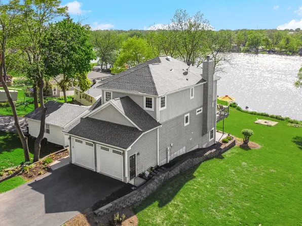 934 Robertson Rd, South Elgin, IL 60177