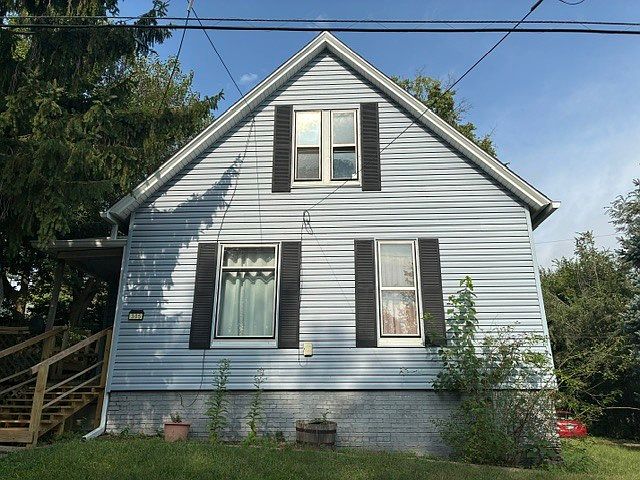 1st image of 305 S Lumber St