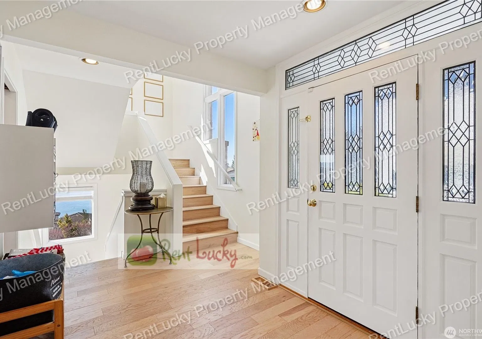 Stunning Views!! Huge 5-Bedroom Home W/Separate Mil Cottage In Brown's Point!! — Photo 4