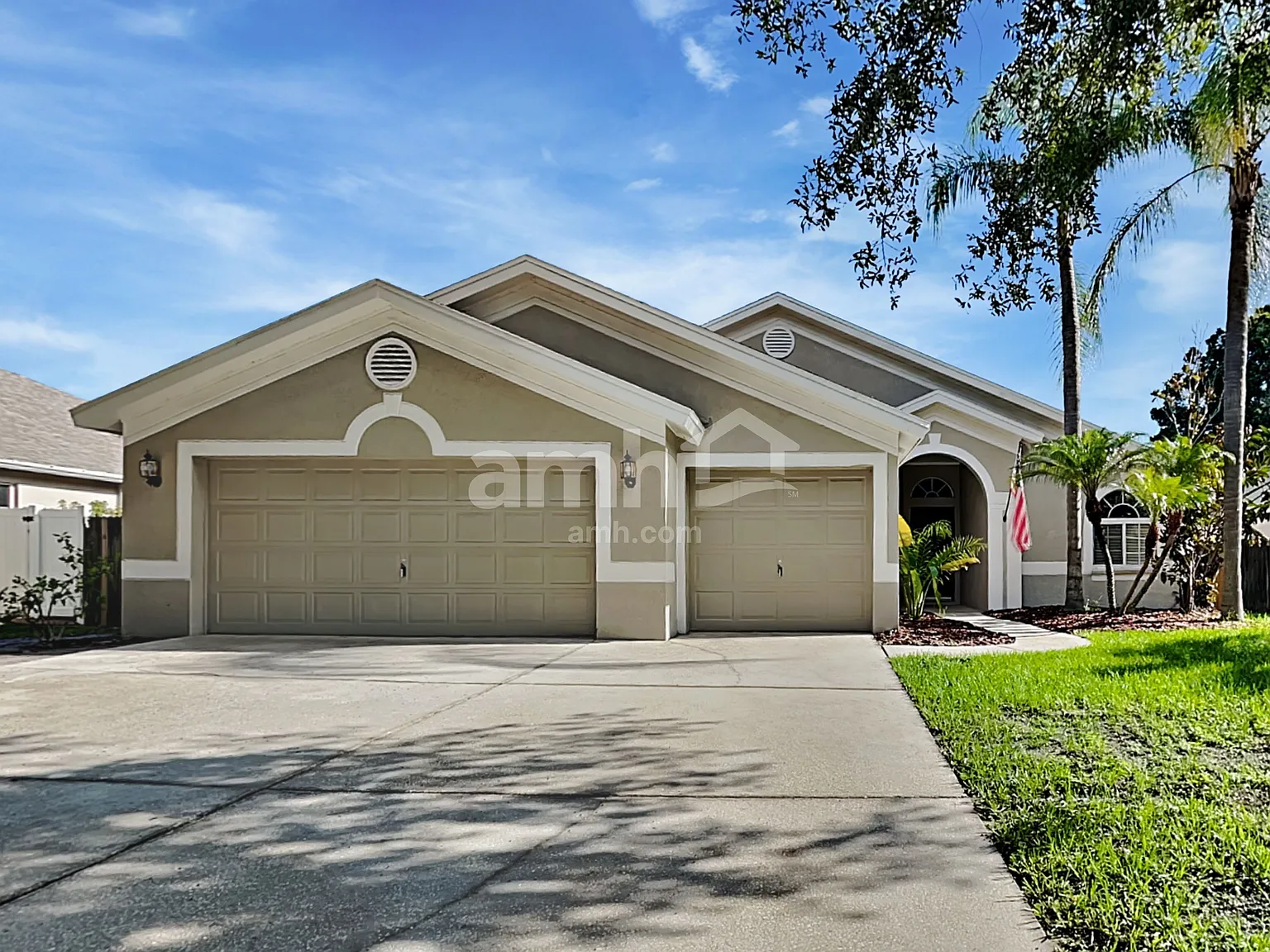 4 bed, 3.0 bath, 2300 sqft, $2,620 — Photo 1