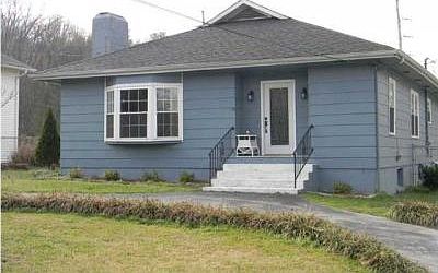 3rd image of 206 E Midvale Ave