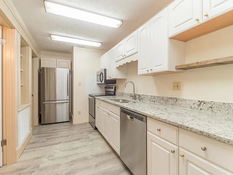 803 Phillips Ave #1 — Photo 5