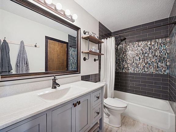 4th image of 7511 Wedgewood Way