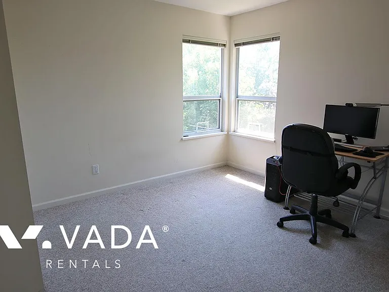 1572 Salal Cres — Photo 21