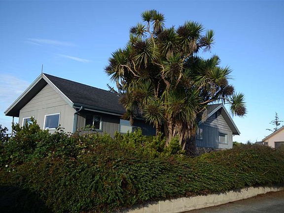 3rd image of 1180 S Pebble Beach Dr