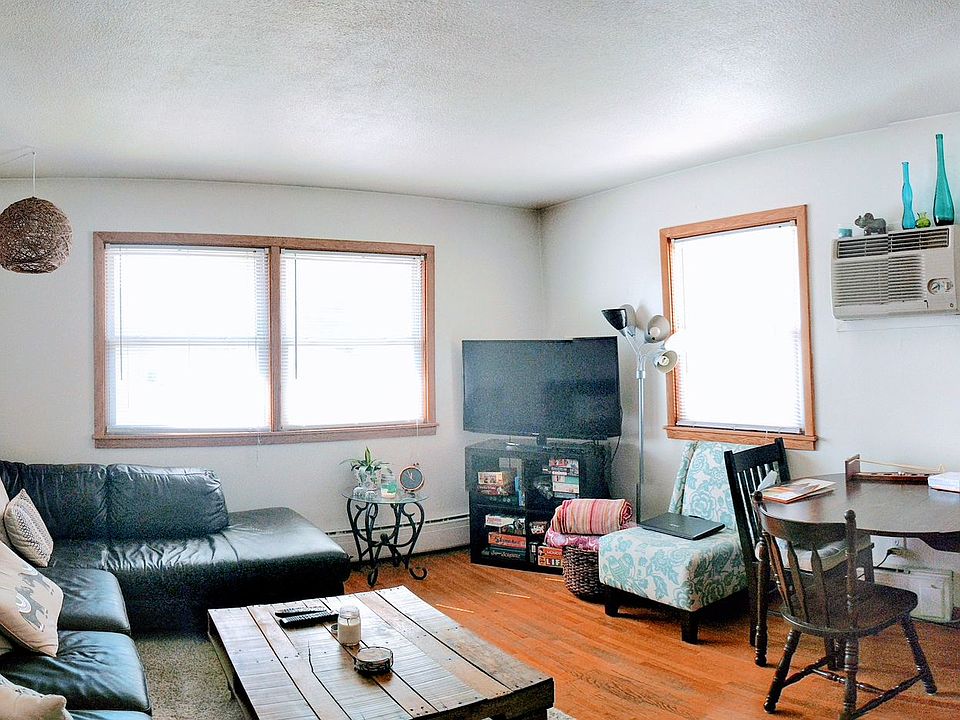 1st image of 2076 Como Ave #5156052f2