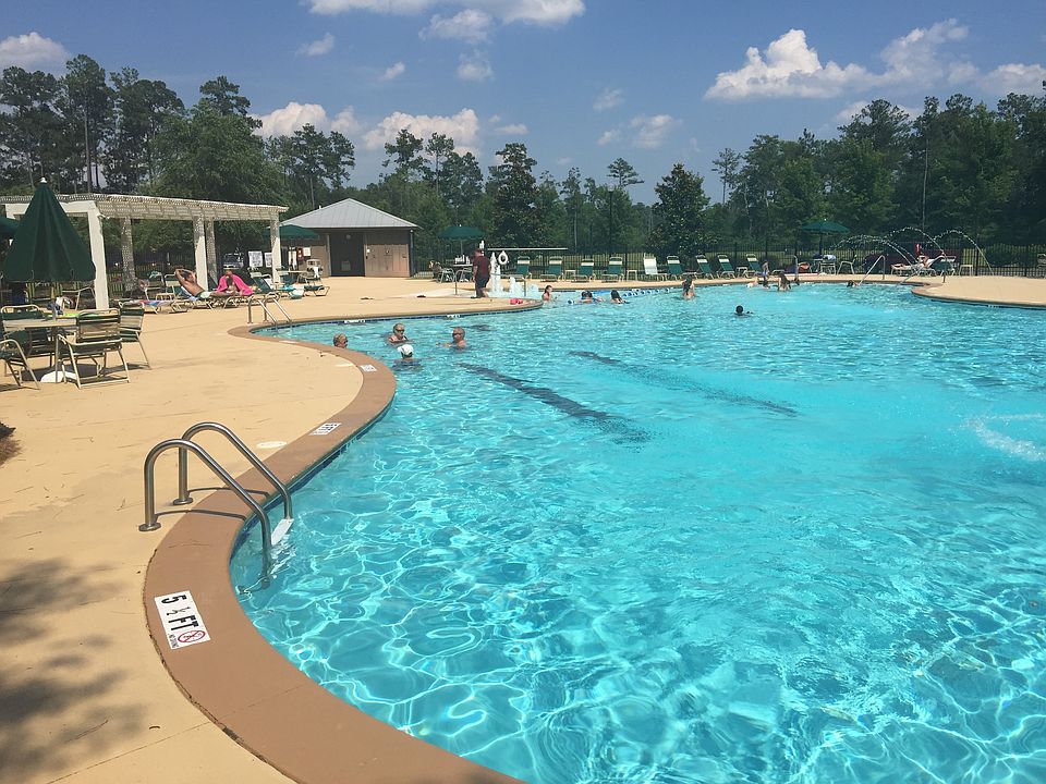 Community pool