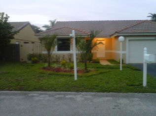 15481 Dover Ct, Davie, FL 33331