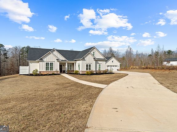 3rd image of 104 Oakline Ct