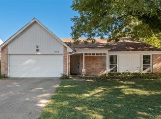 3818 Timberwood Ct, Grand Prairie, TX 75052