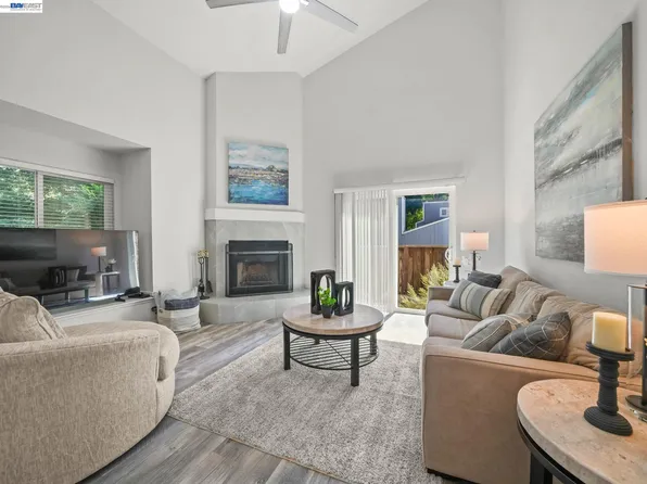 5371 San Simeon Pl, Castro Valley, CA 94552