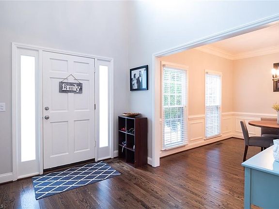 3rd image of 200 Lucas Park Dr