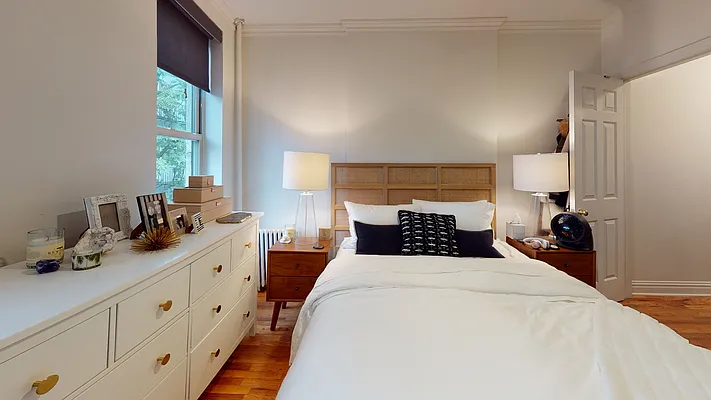 Rented by Bond New York | media 5