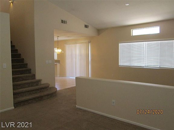 2nd image of 1066 Las Palmas Entrada Ave