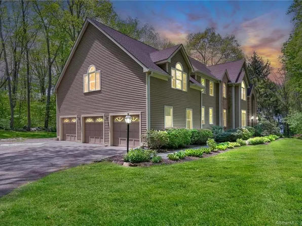 6 May Court, Monroe, CT 06468