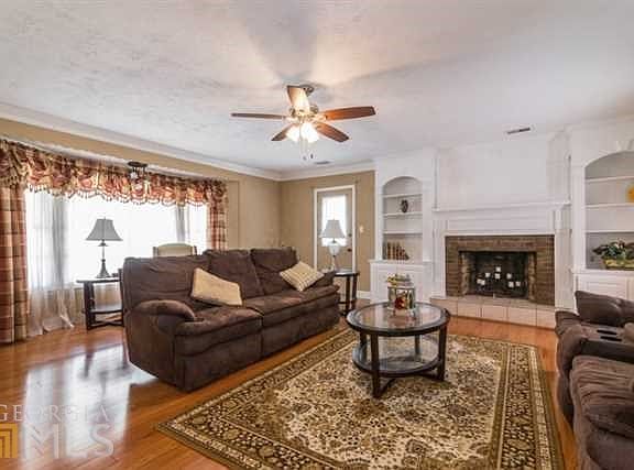 5th image of 3188 Stanford Cir