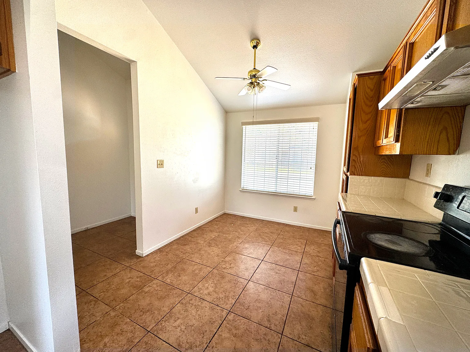 3 bed, 1524 sqft, $2,400 — Photo 3