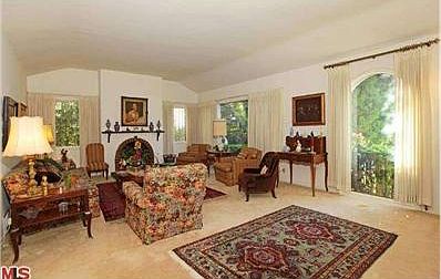 5th image of 1636 Warnall Ave