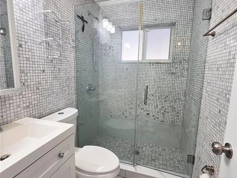 2111 N 26th Ave #N — Photo 30