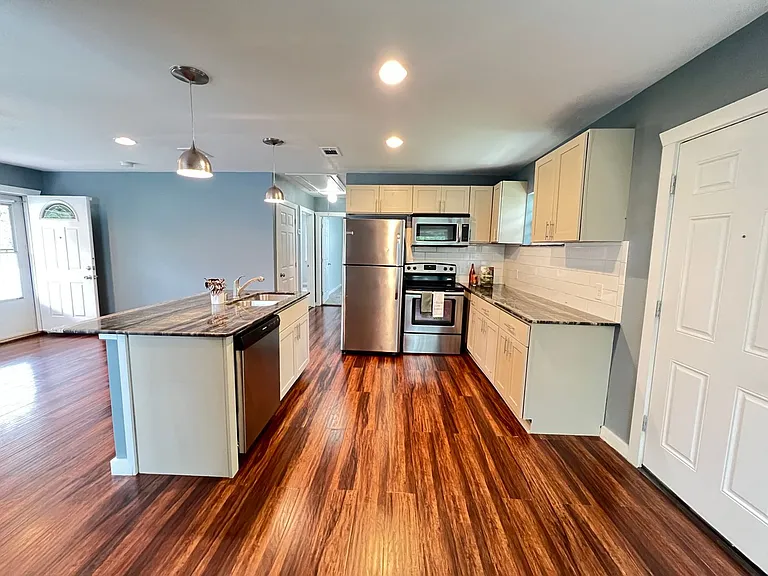 1226 Record Crossing Rd — Photo 5