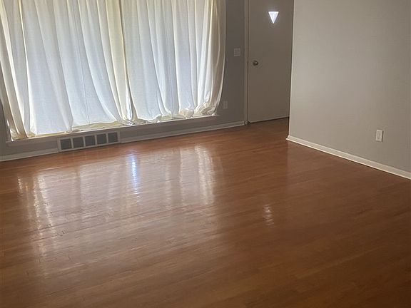 4th image of 609 Buchanan Dr