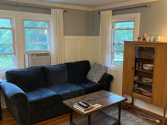 4th image of 171 Main St
