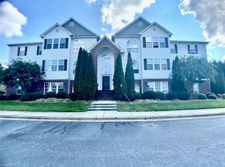 4290 Cedarcroft Ct APT 3B, Greensboro, NC 27409