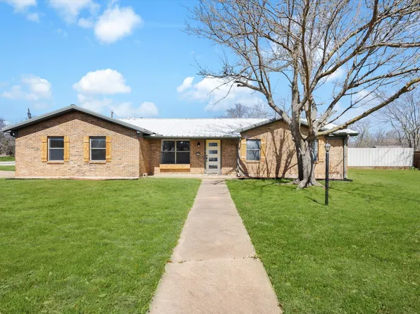 200 NW 33rd St, Mineral Wells, TX 76067