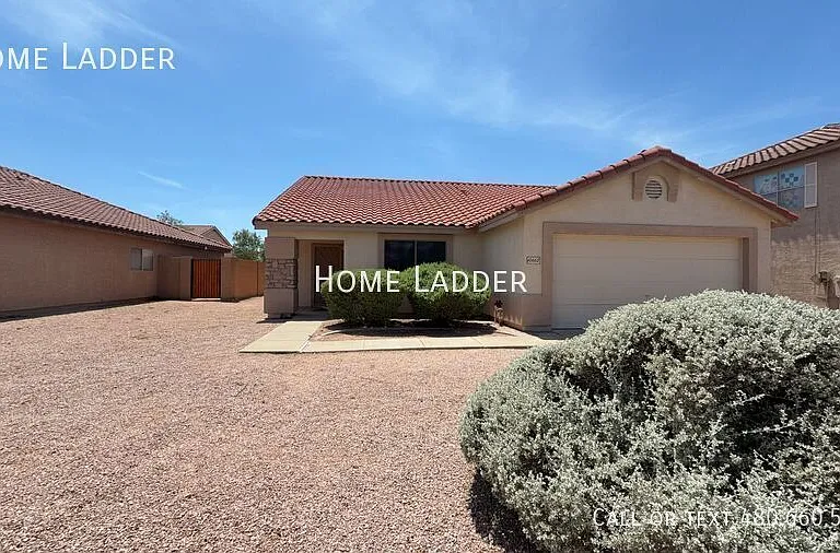 10665 E Bramble Ave — Photo 1