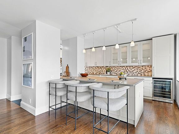 4th image of 343 E 74th St #11GJK