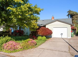 742 S Oregon Dr, Woodburn, OR 97071