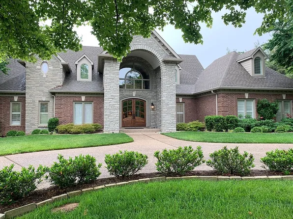 204 Mockingbird Gardens Dr, Louisville, KY 40207
