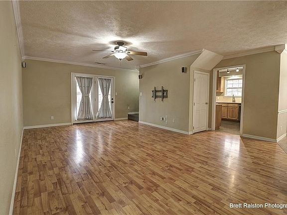 5th image of 332 W Wilson St