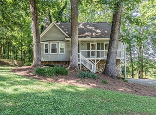 141 Farmington Dr, Woodstock, GA 30188