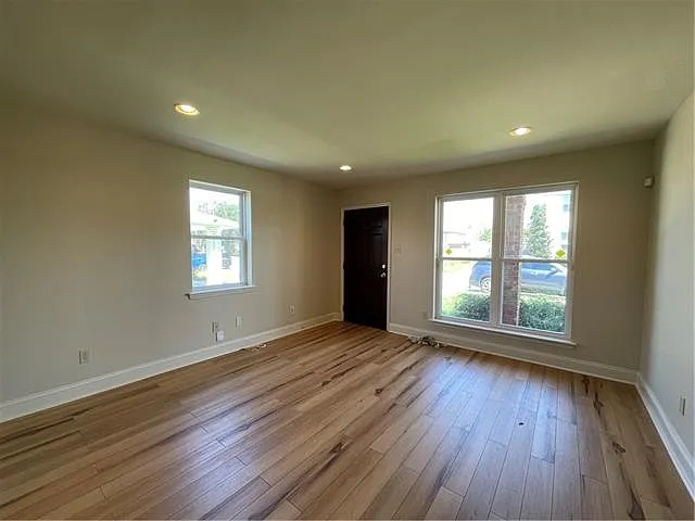 2 bed, 1.5 bath, 1200 sqft, $1,500 — Photo 3